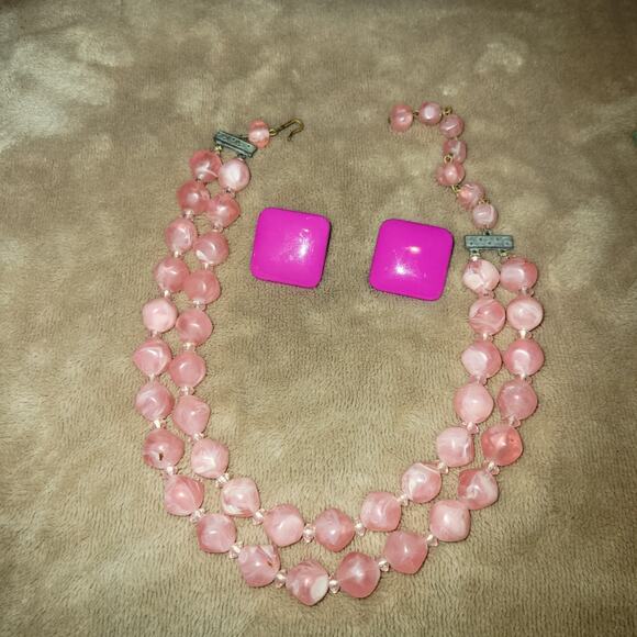 !it jeans Jewelry - Vintage necklace with post earrings